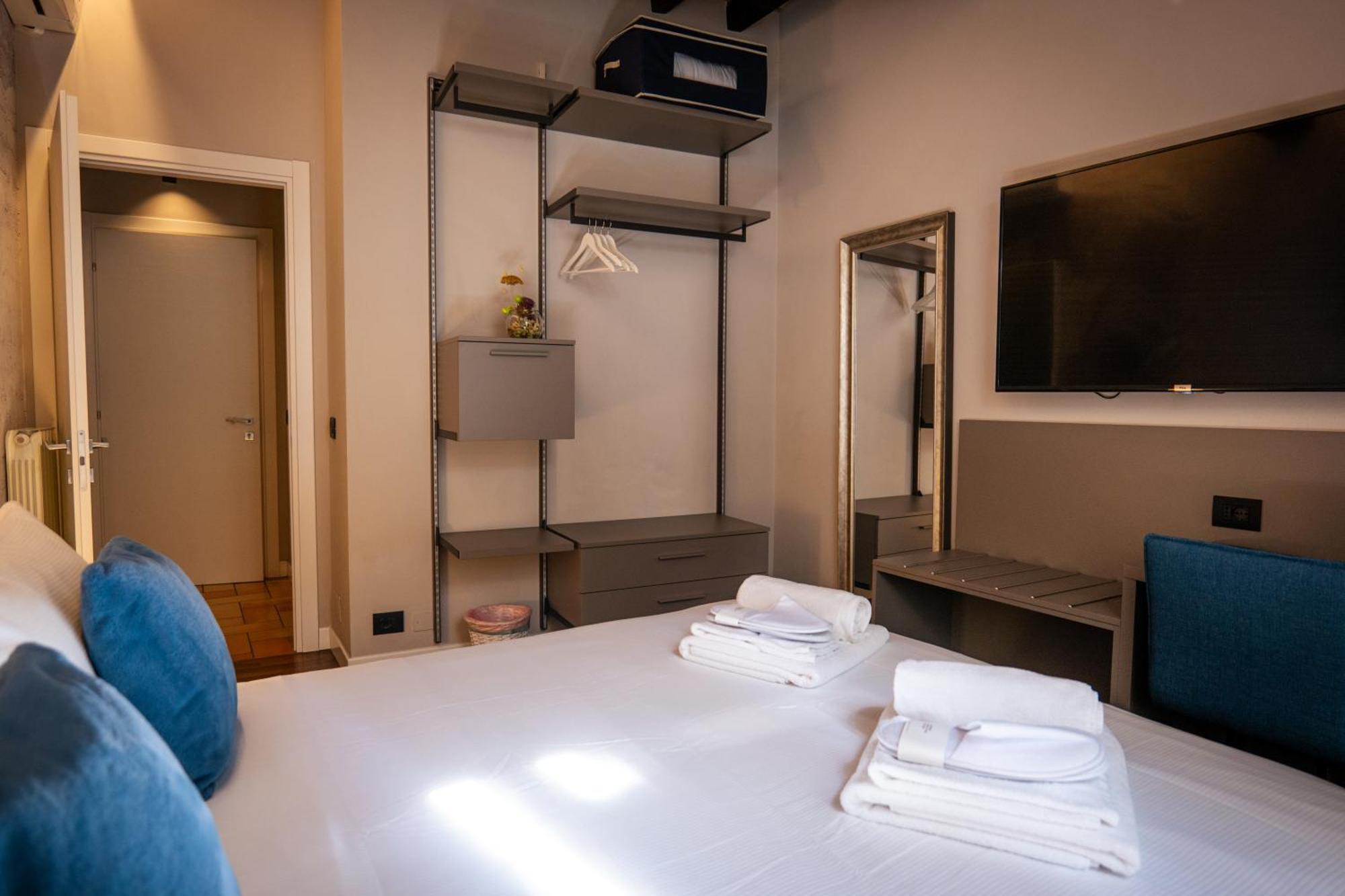Old Town - Boutique Rooms Modena Ruang foto